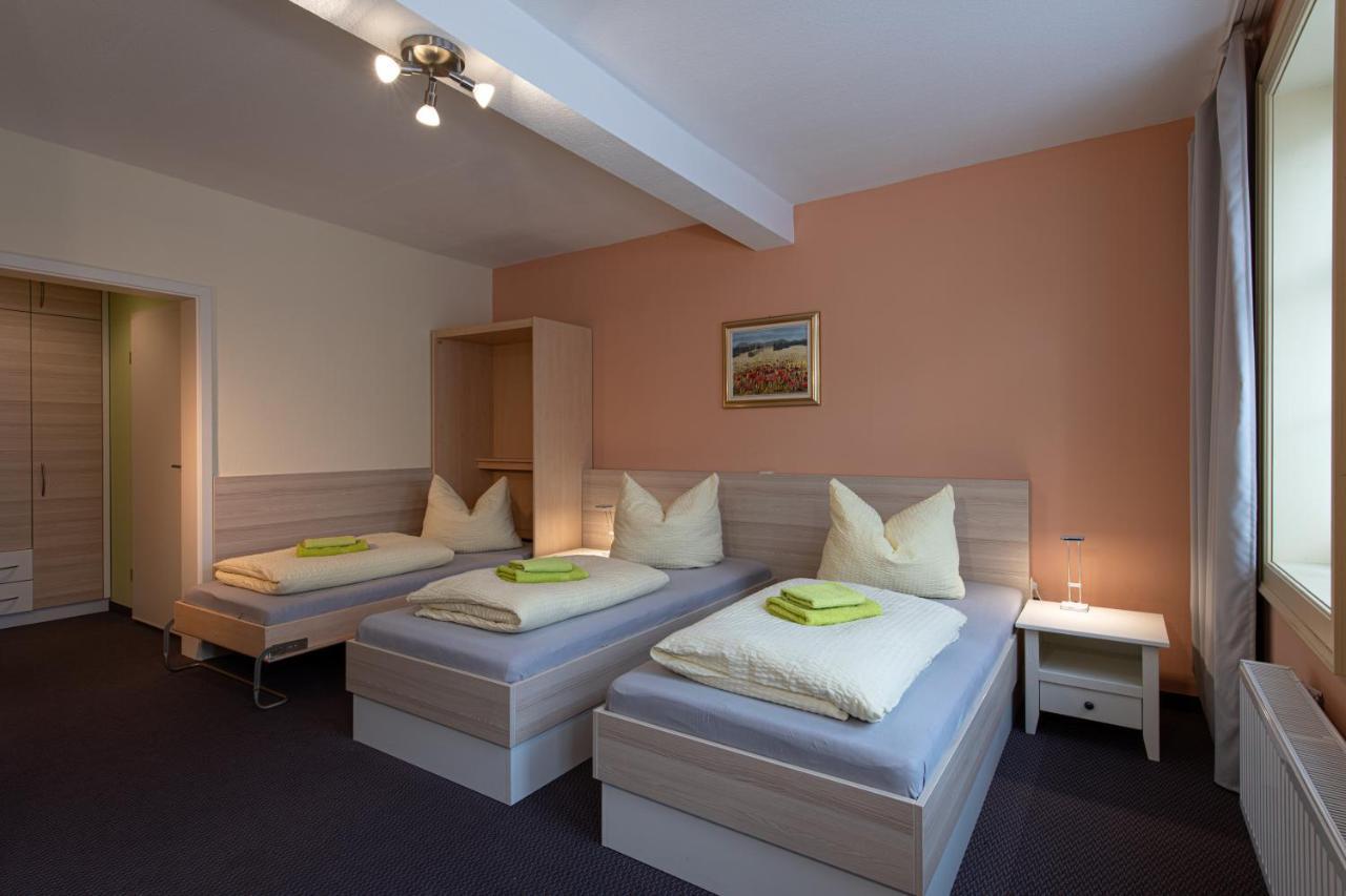 Pension-Cafe-Libelle Elxleben bei Arnstadt エクステリア 写真