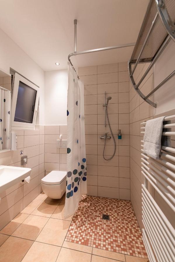 Pension-Cafe-Libelle Elxleben bei Arnstadt エクステリア 写真