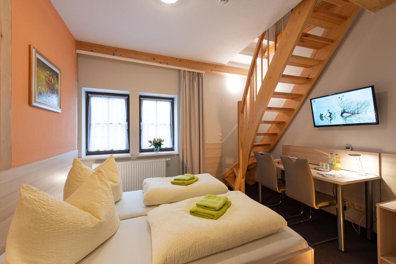 Pension-Cafe-Libelle Elxleben bei Arnstadt エクステリア 写真
