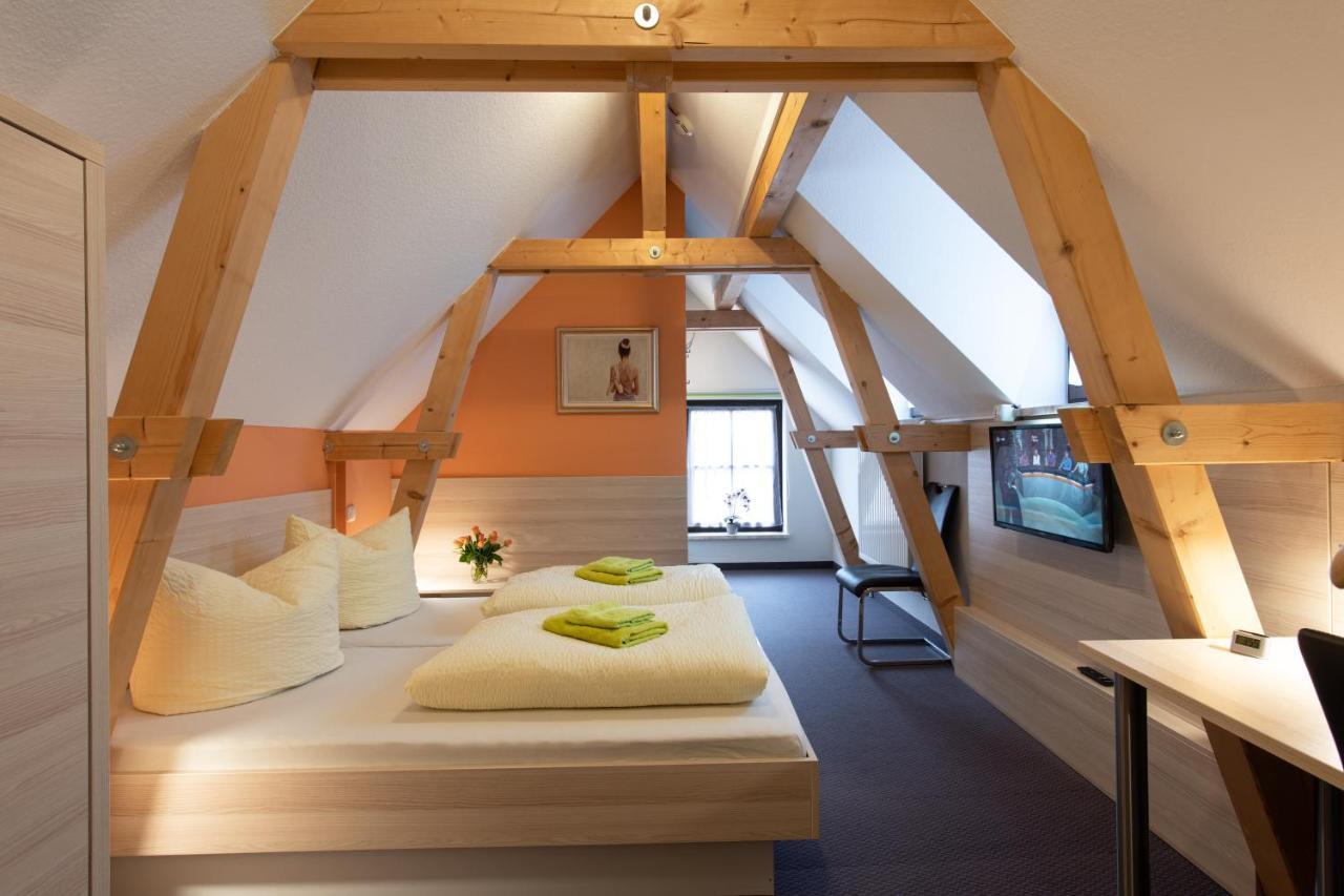 Pension-Cafe-Libelle Elxleben bei Arnstadt エクステリア 写真